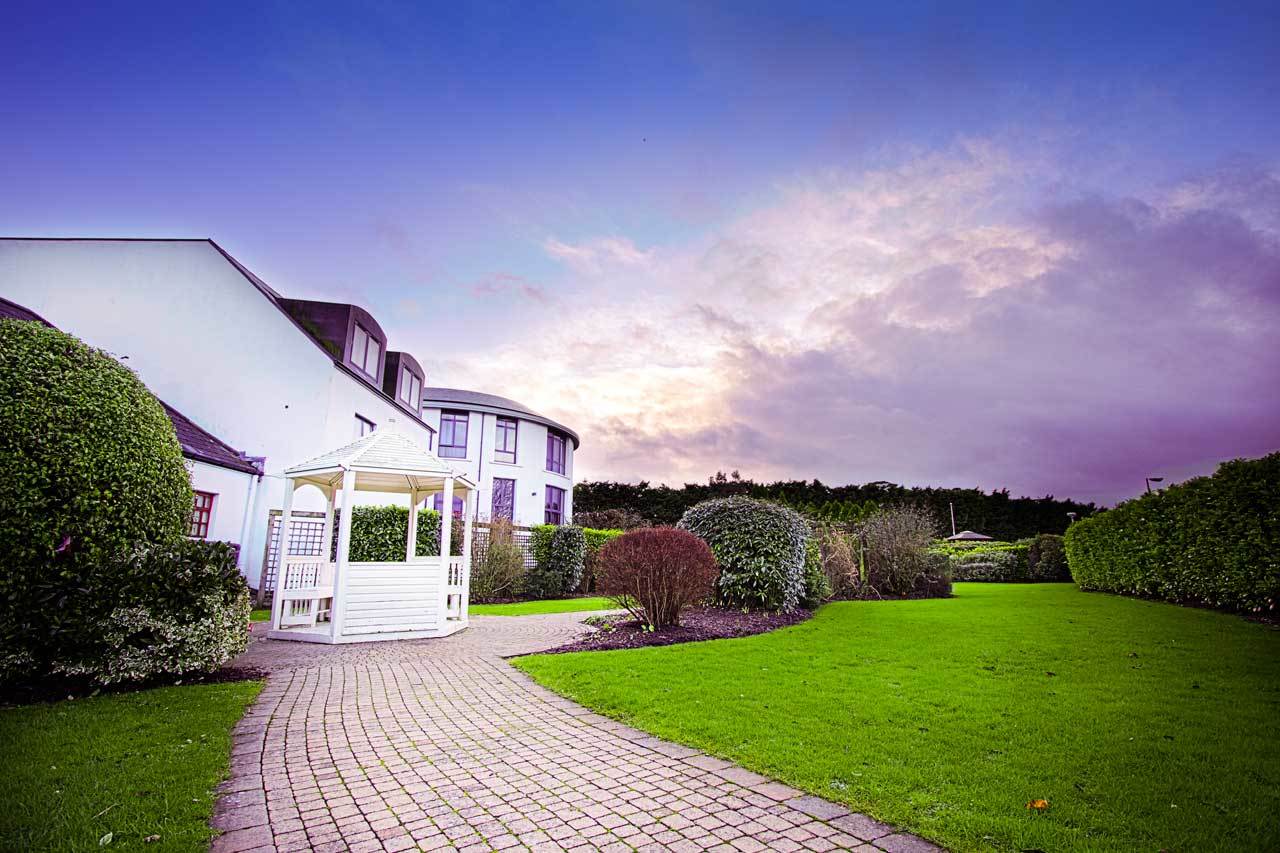 La Mon Hotel & Country Club Castlereagh Exterior photo