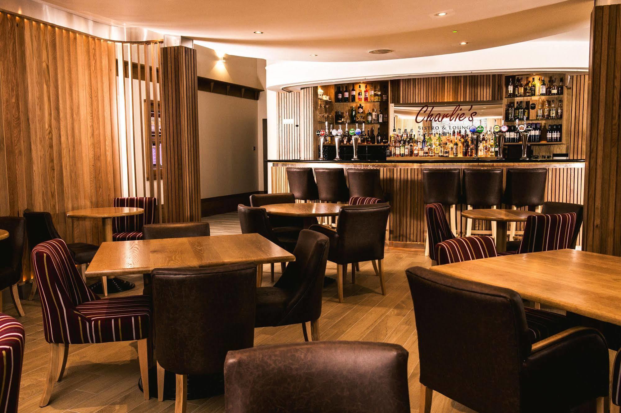 La Mon Hotel & Country Club Castlereagh Exterior photo