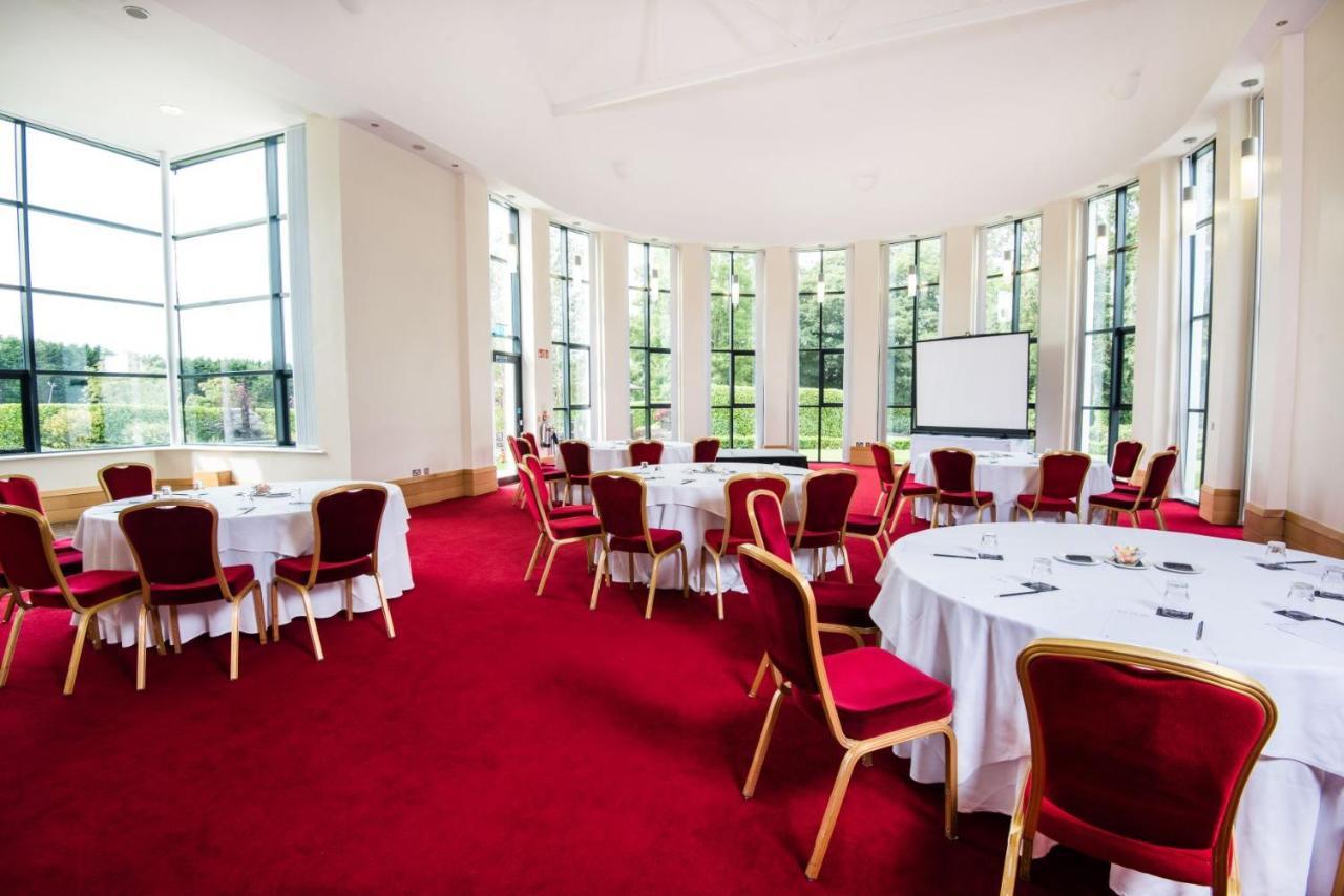 La Mon Hotel & Country Club Castlereagh Exterior photo